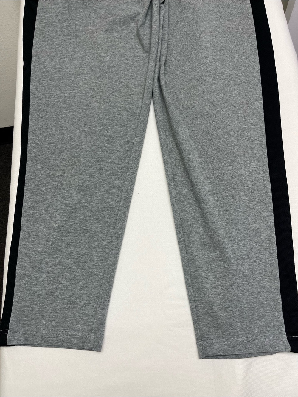 Puma Grey Joggers with Black Size Extra Large - Picture 2 of 9